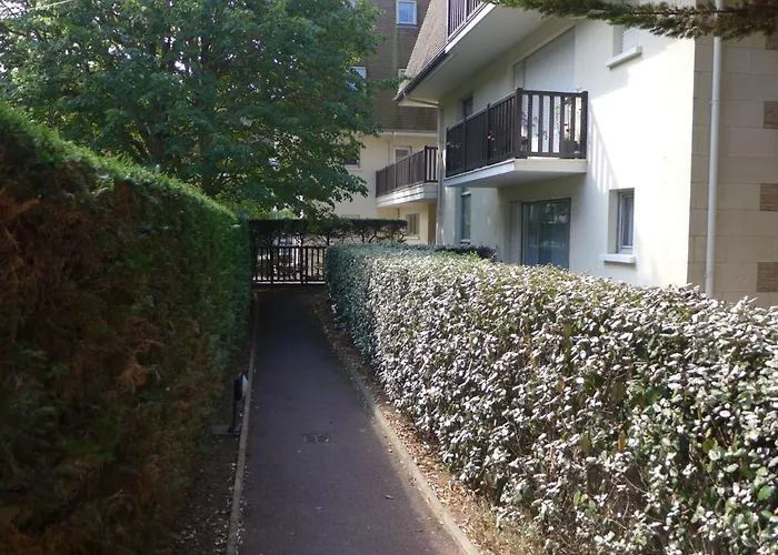 Jardins Du Casino-2 By Interhome דירה קאבורג